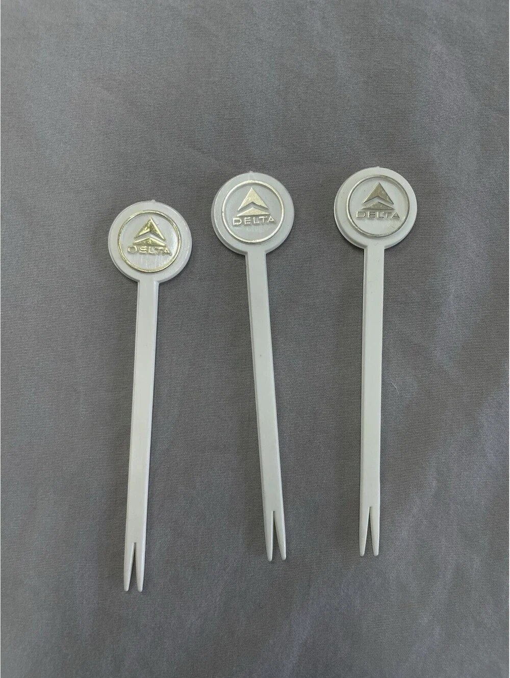 (3) Vintage c1970s DELTA Airlines 4
